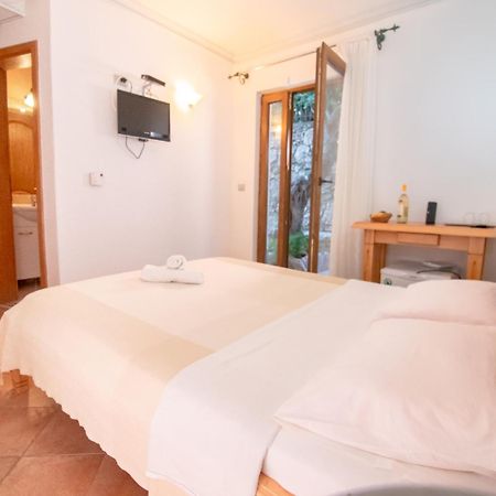 Apartments And Rooms Levantin Inn Sveti Stefan Exterior photo
