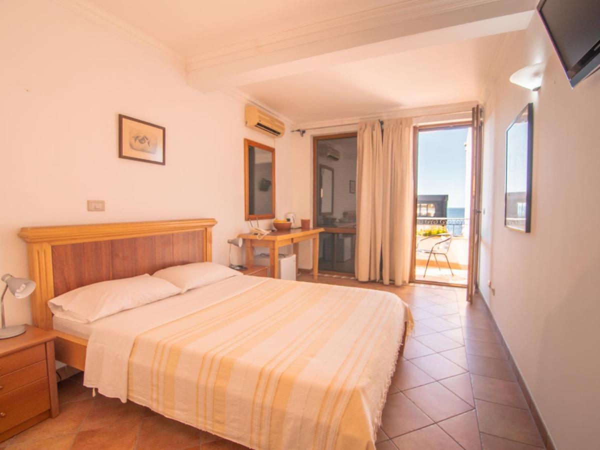 Apartments And Rooms Levantin Inn Sveti Stefan Exterior photo