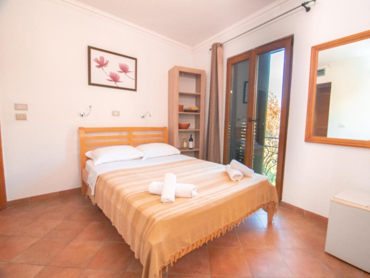 Apartments And Rooms Levantin Inn Sveti Stefan Exterior photo