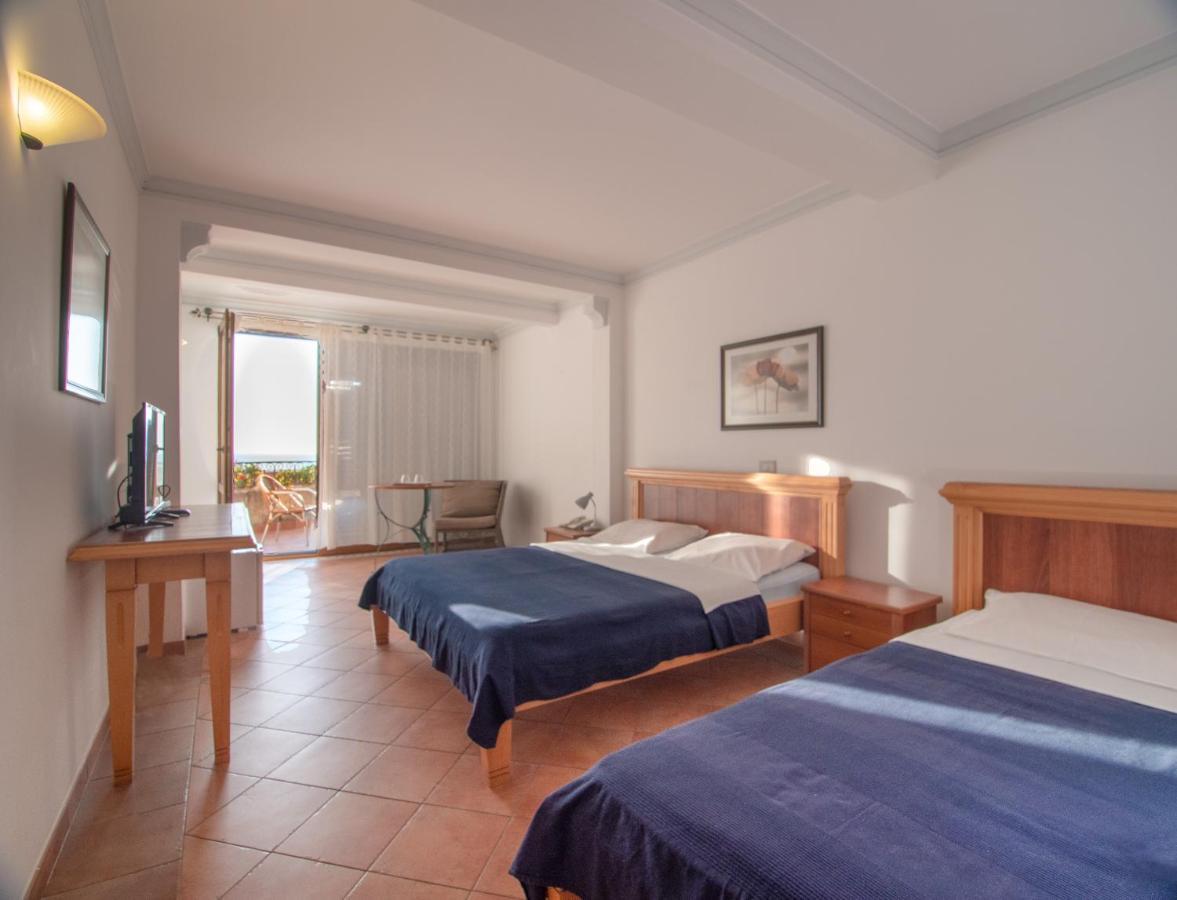 Apartments And Rooms Levantin Inn Sveti Stefan Exterior photo