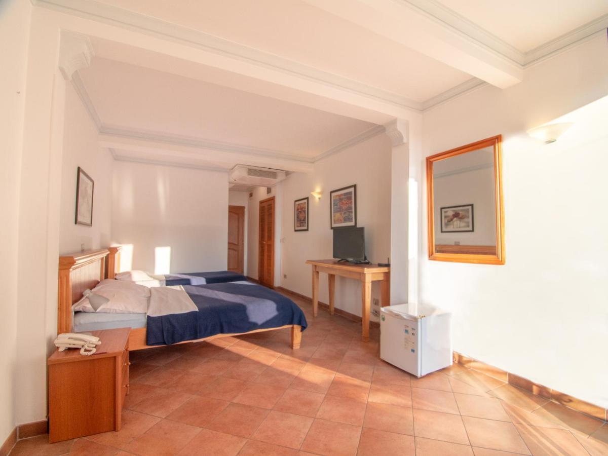 Apartments And Rooms Levantin Inn Sveti Stefan Exterior photo