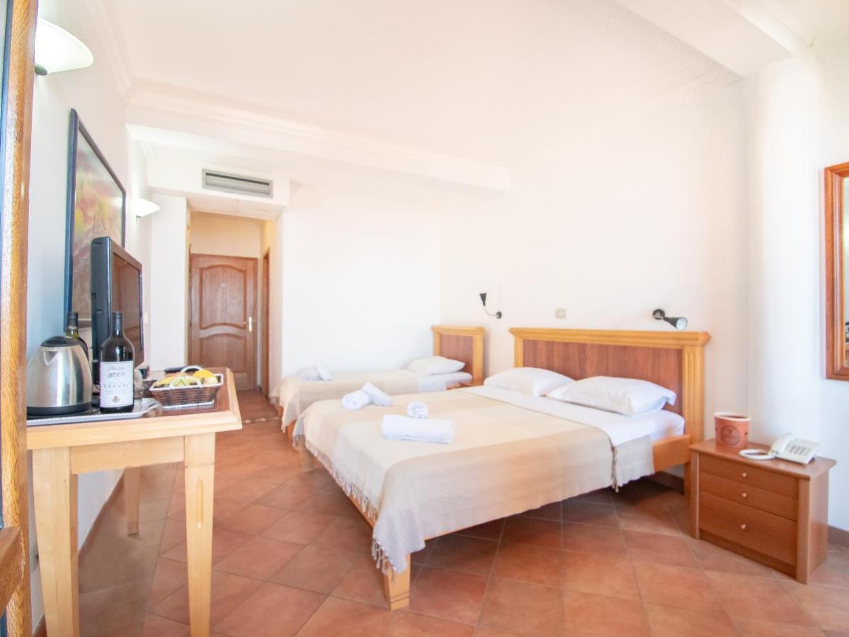 Apartments And Rooms Levantin Inn Sveti Stefan Exterior photo