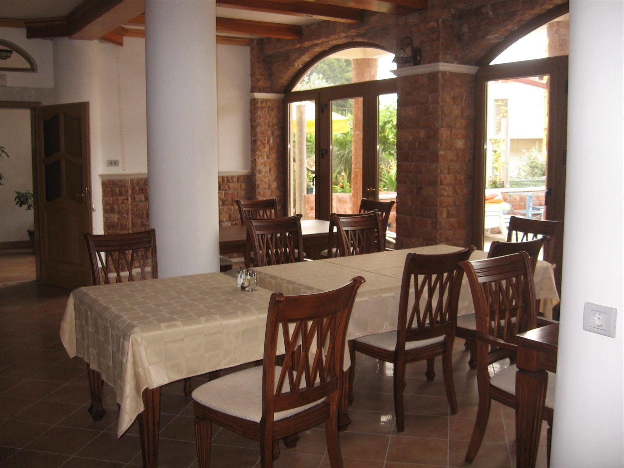 Apartments And Rooms Levantin Inn Sveti Stefan Exterior photo